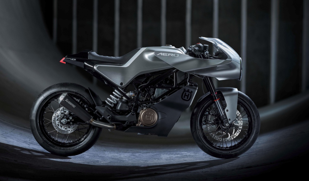 Черный мотоцикл Husqvarna Vitpilen 401 вид сбоку