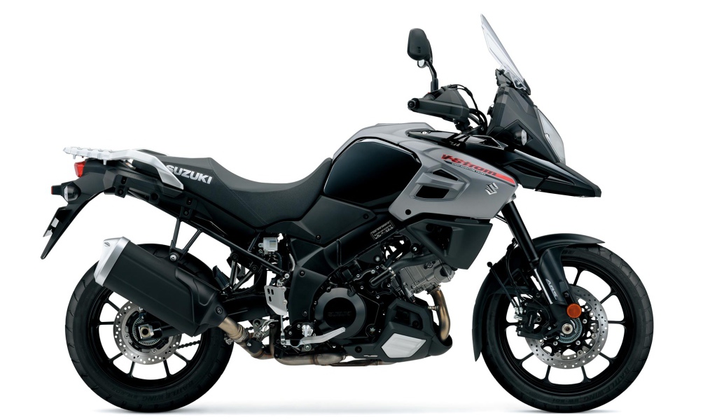 Мотоцикл Suzuki V-Strom 1000 на белом фоне 