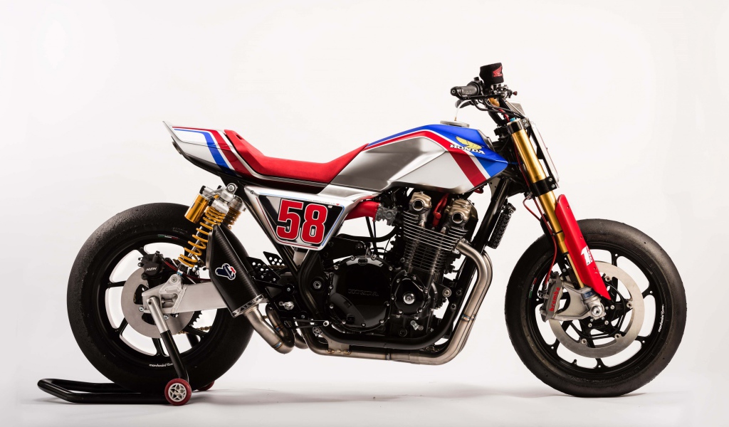 Мотоцикл Honda CB1100 TR, 2017 вид сбоку