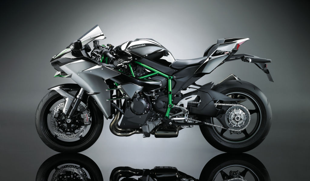 Черный мотоцикл  Kawasaki Ninja H2 