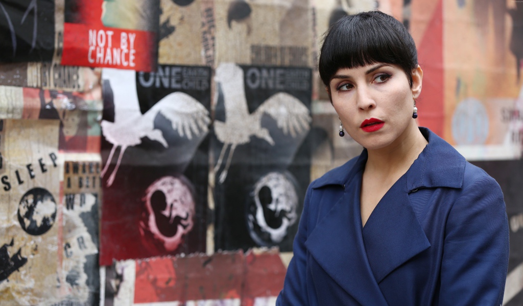 Актриса Нуми Рапас в фильме Тайна 7 сестёр, 2017