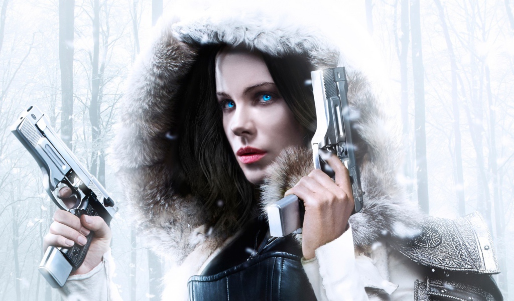 Селин с оружием персонаж фильма Другой мир. Войны крови 