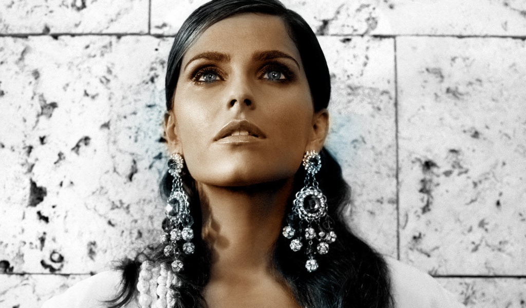 Канадская певица Нелли Фуртадо