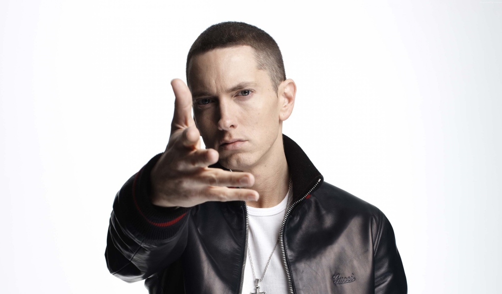 Популярный певец рэпер Эминем фото на белом фоне