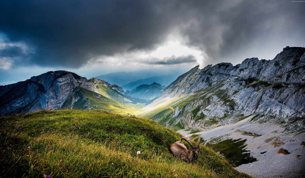 Грозовые облака над горой Пилатус, Швейцария