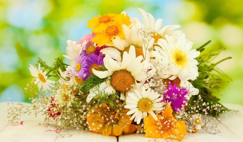 Красивый нежный букет цветов