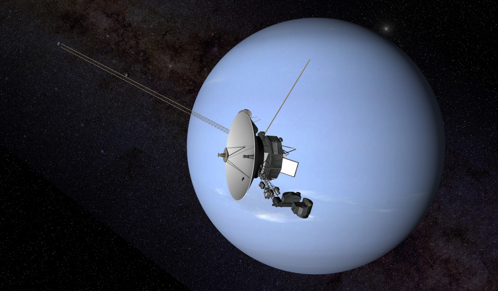 Спутник на орбите планеты Нептун 