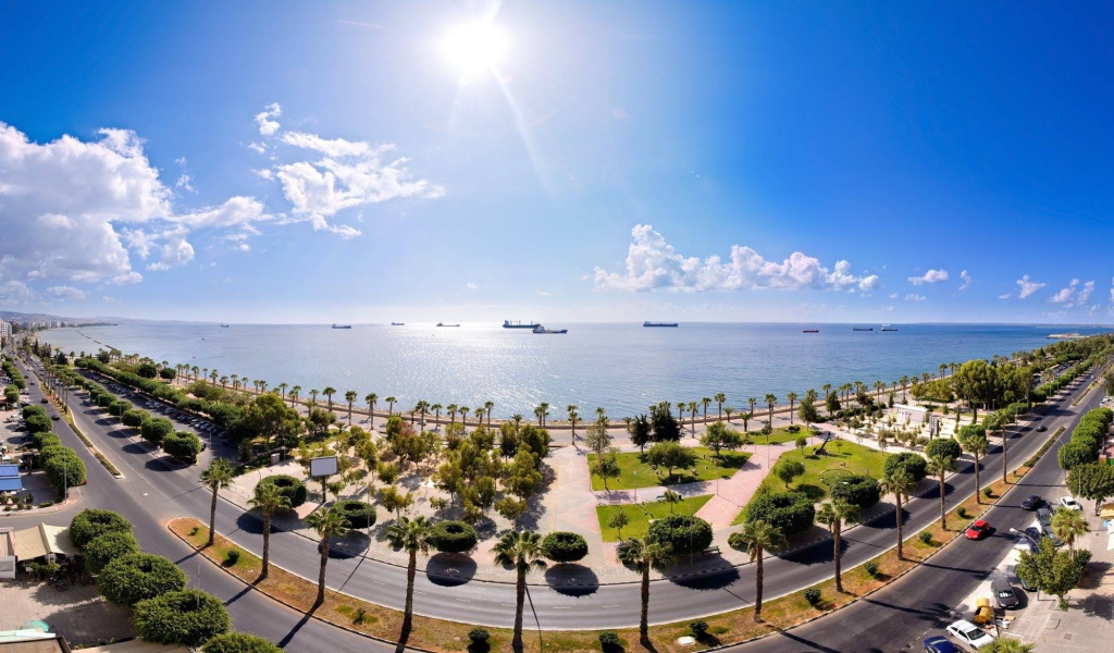 Панорама острова Кипр  