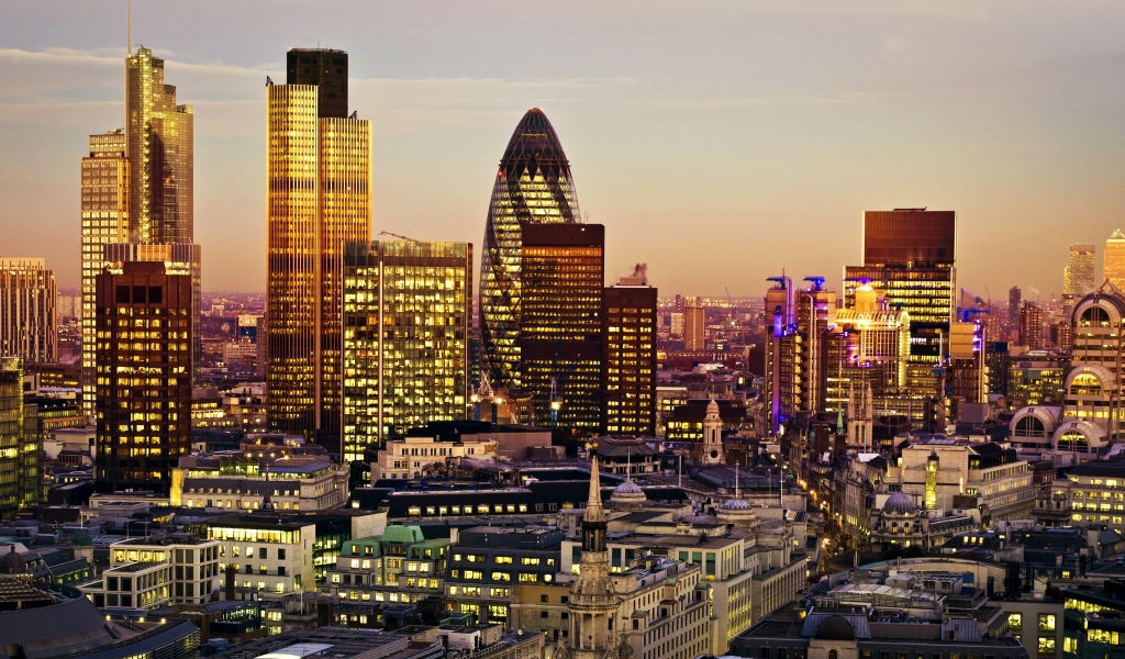 Небоскребы ночного города Лондон, Англия