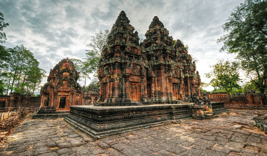 Каменный древний храмовый комплекс Ангкор Камбоджа 