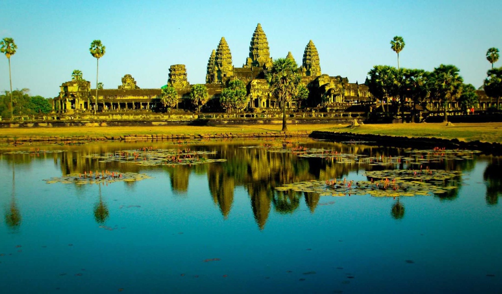 Легендарный индуистский храмовый комплекс Ангкор-Ват 