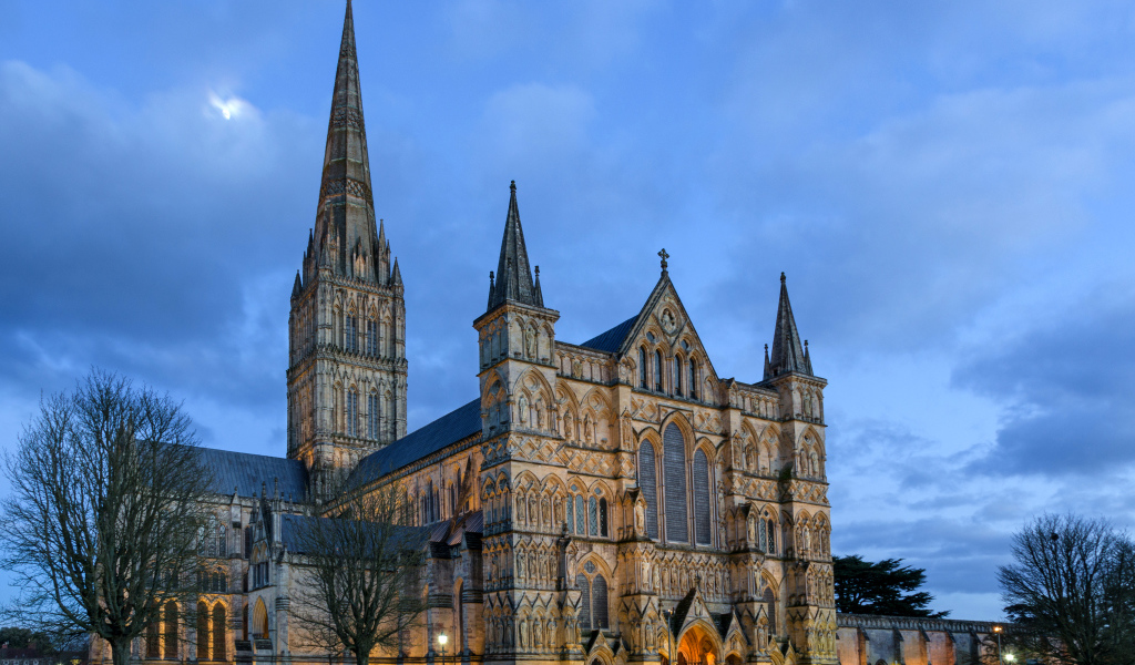 Солсберийский собор под голубым небом, Англия