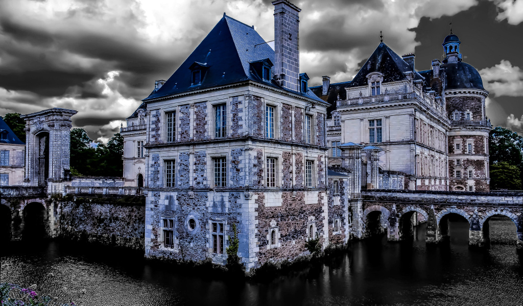 Замок Château de Serrant в Сен-Жорж-сюр-Луар, Франция 