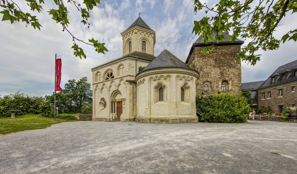 Церковь Matthiaskapelle в Коберне-Гондорфе, Германия 