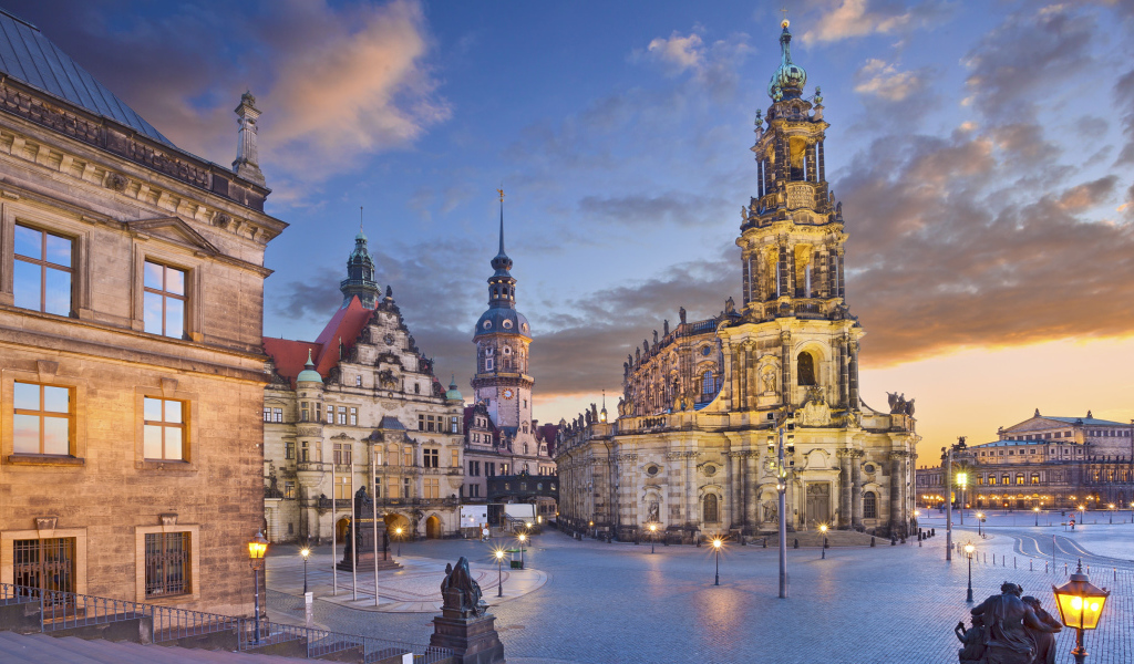 Старинная архитектура города Дрезден, Германия 