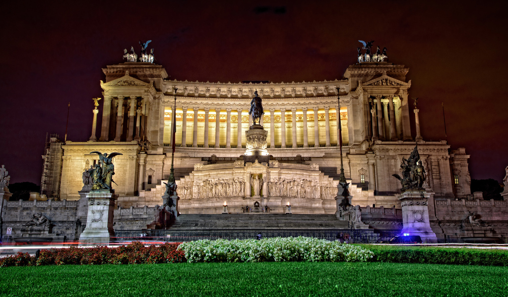 Монумент Витториано в честь первого короля, Рим. Италия 