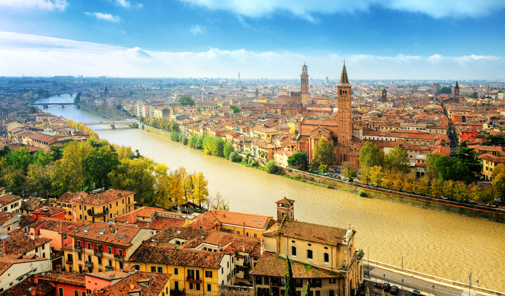Панорама города Верона, Италия 