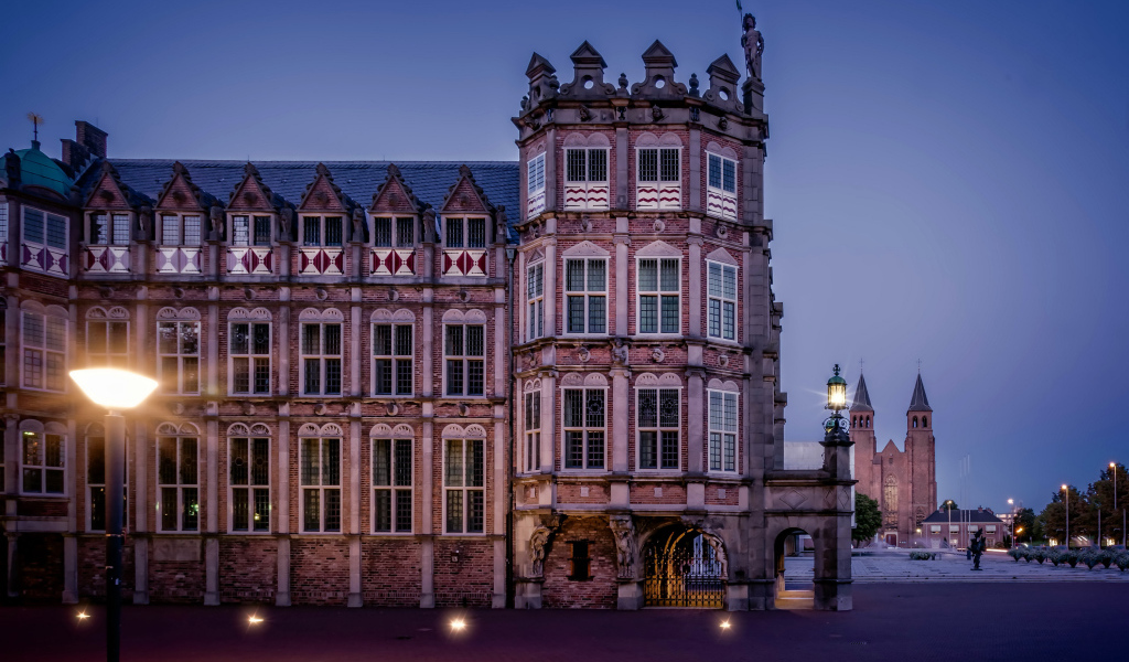 Памятник архитектуры Дом дьявола, Нидерланды 