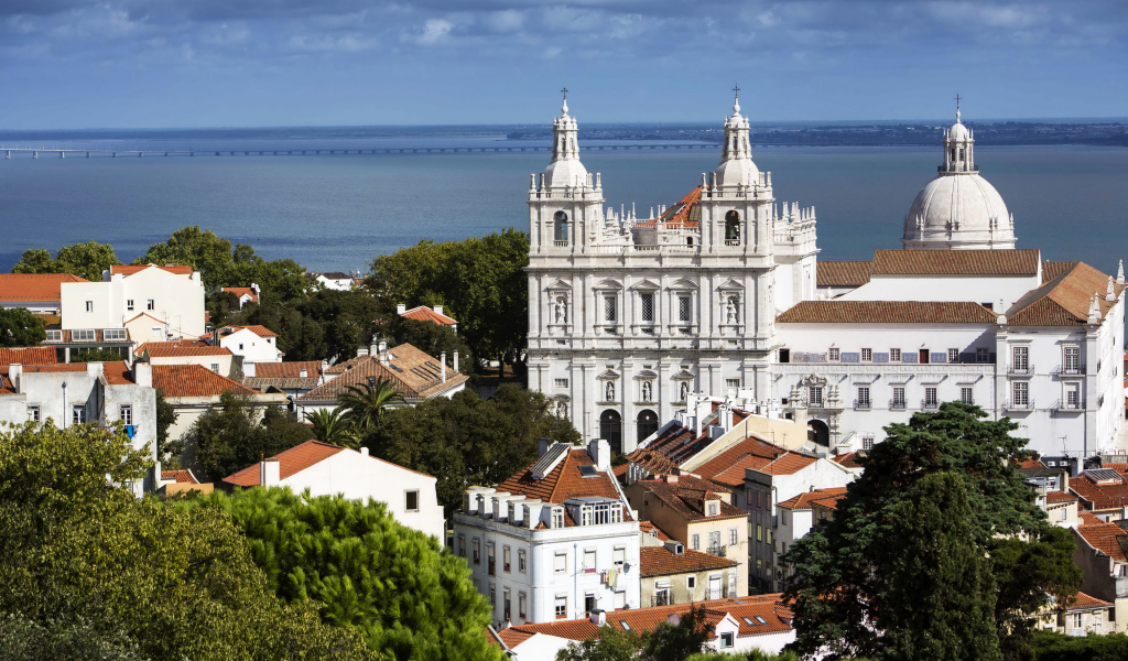 Панорама на архитектуру города Лиссабон, Португалия