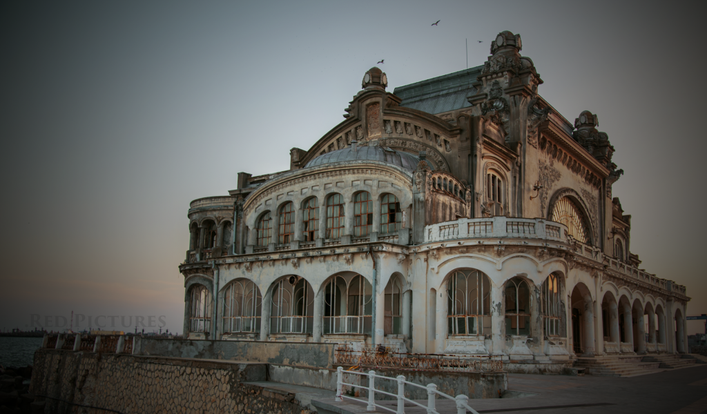 Заброшенное казино Констанца, Румыния 