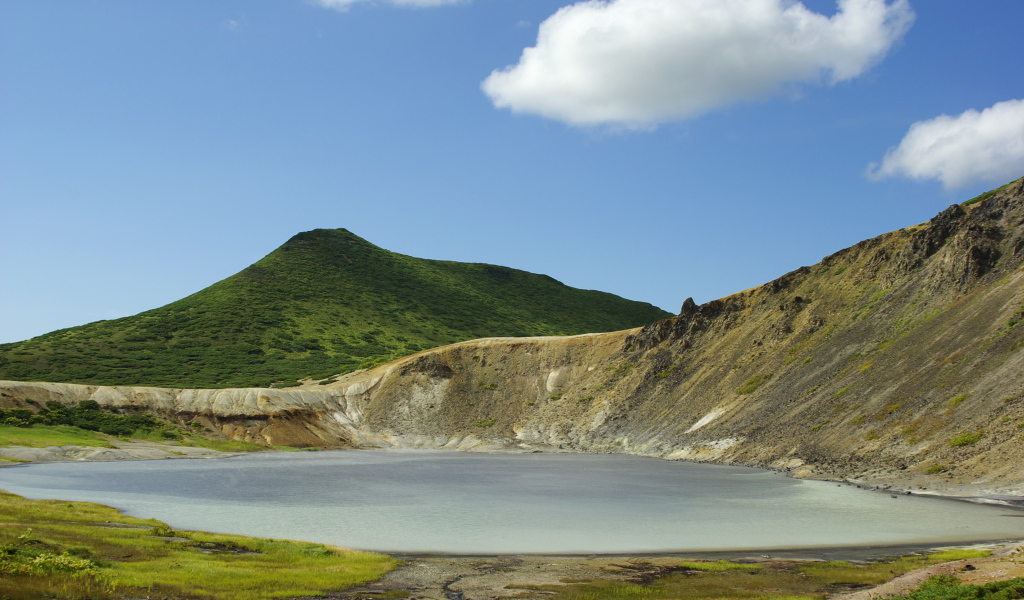 Кальдера вулкана Головнина, Курильские острова. Россия 