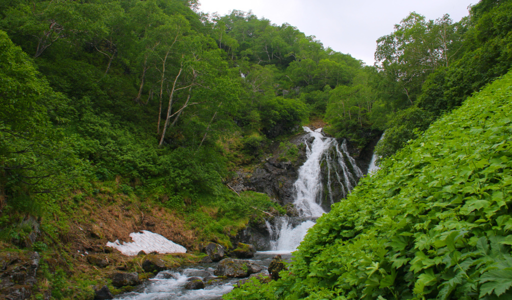 Сосновский водопад Камчатка, Россия 