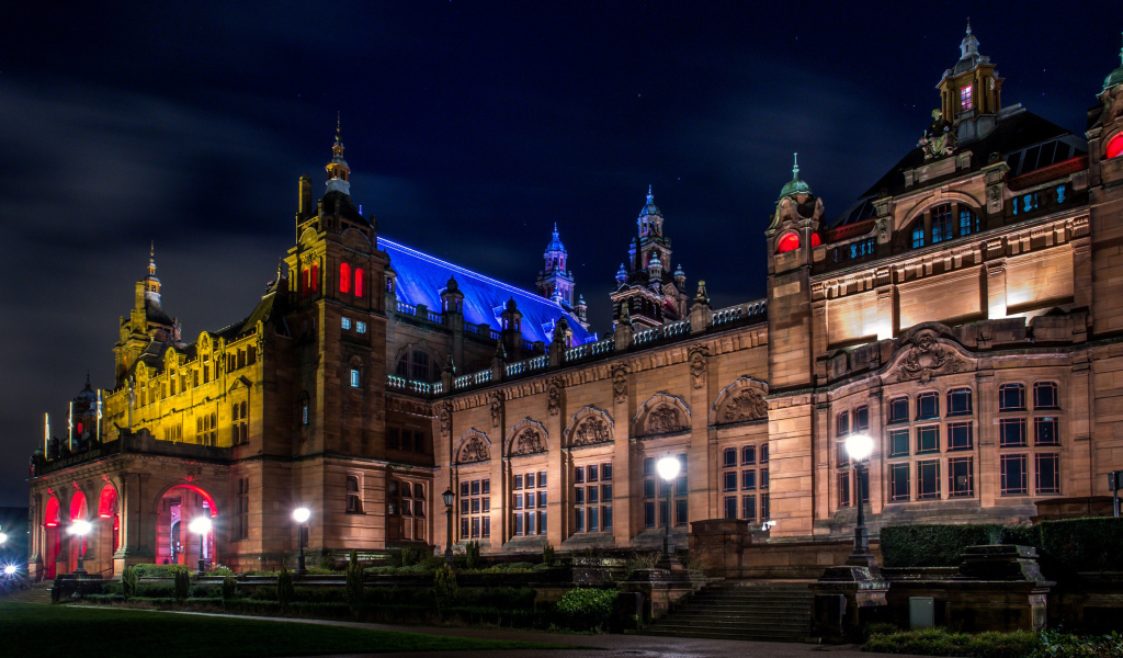Kelvingrove Art Gallery and Museum in the evening, Scotland