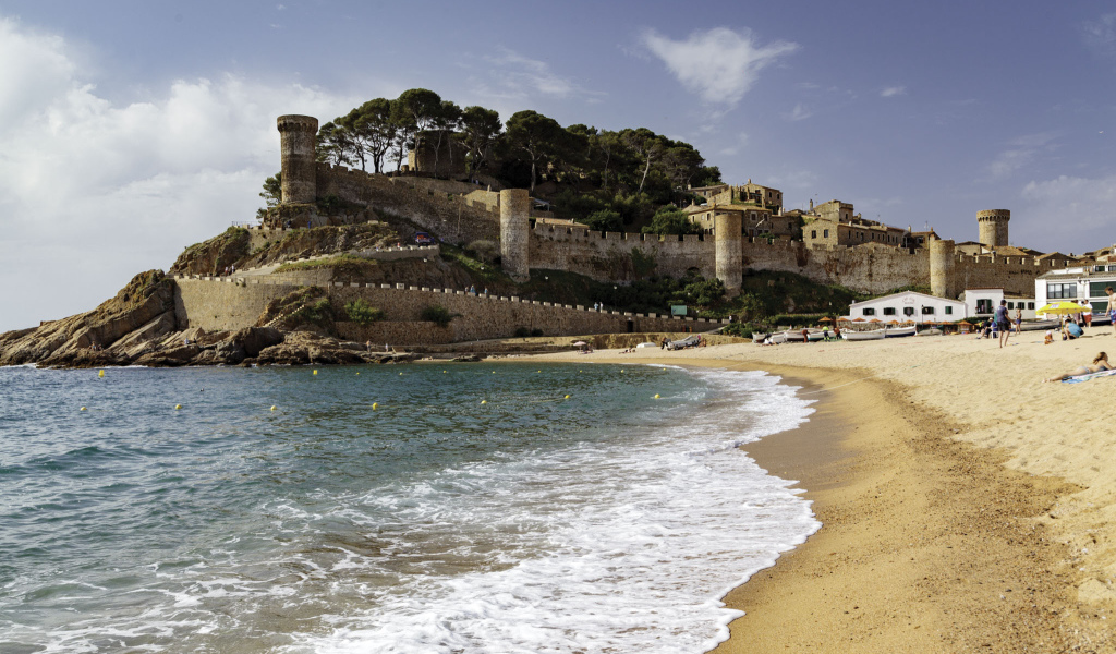 Крепость Вила Велья, Коста Брава. Испания 