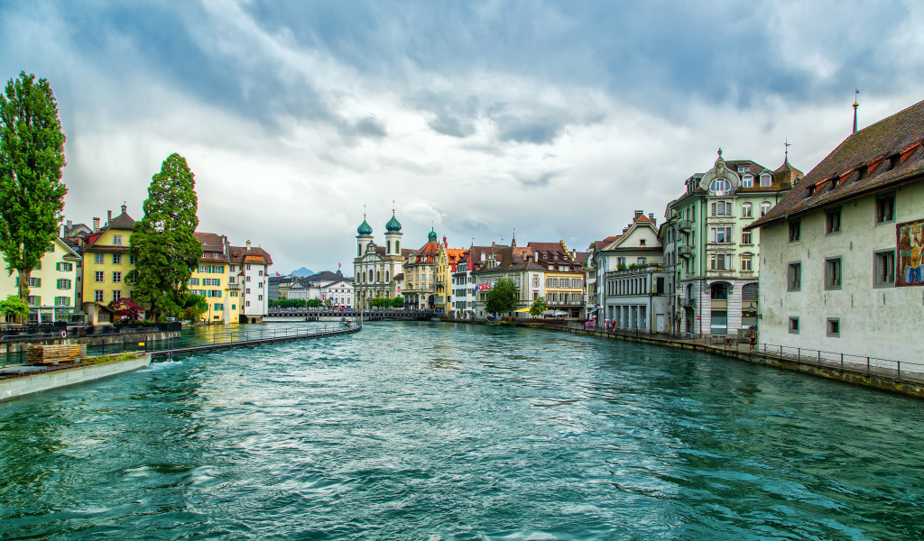 Город Люцерн на реке Ройс, Швейцария 