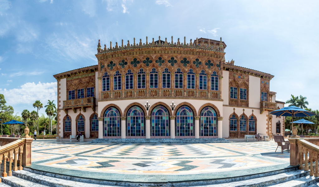 Красивое здание художественного музея Cà d'Zan, Сарасота. Флорида, США