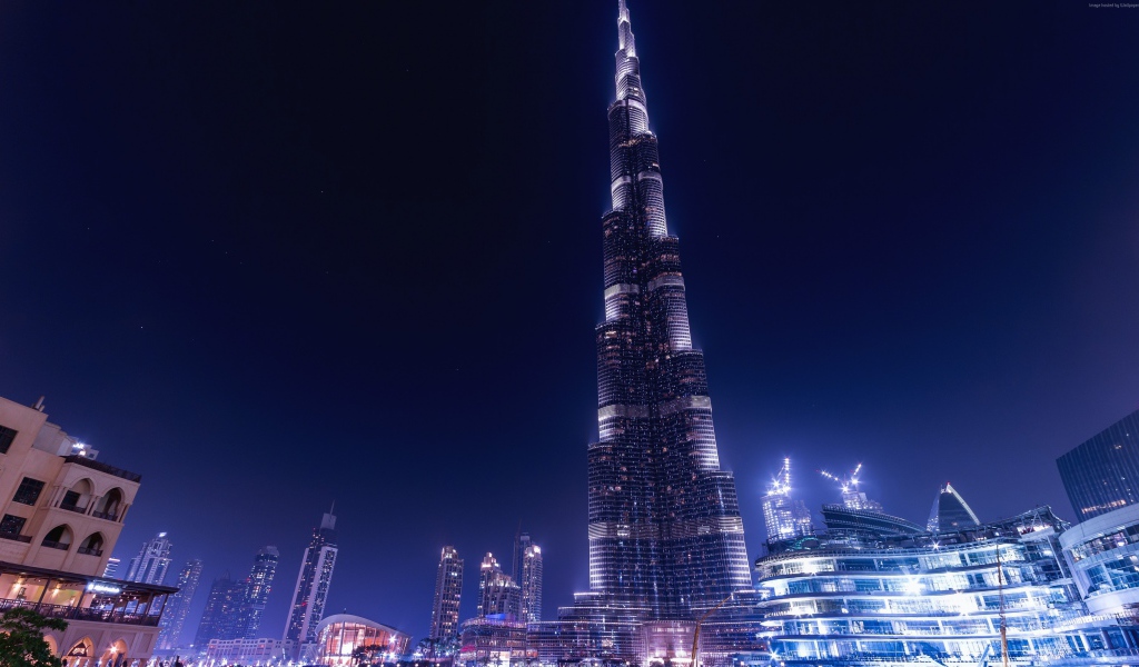 Ночной небоскреб Бурдж-Халифа, Дубай. ОАЭ