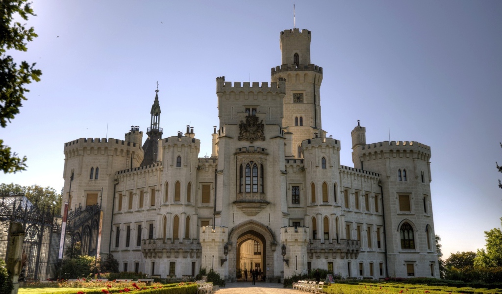 Красивый старинный замок Глубока, Чехия 