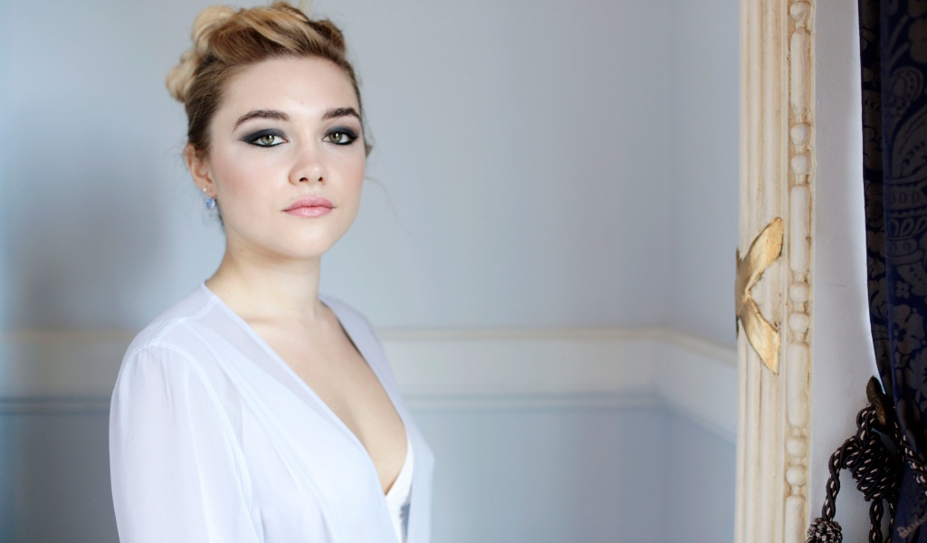 Актриса Флоеанс Паг со стильным макияжем