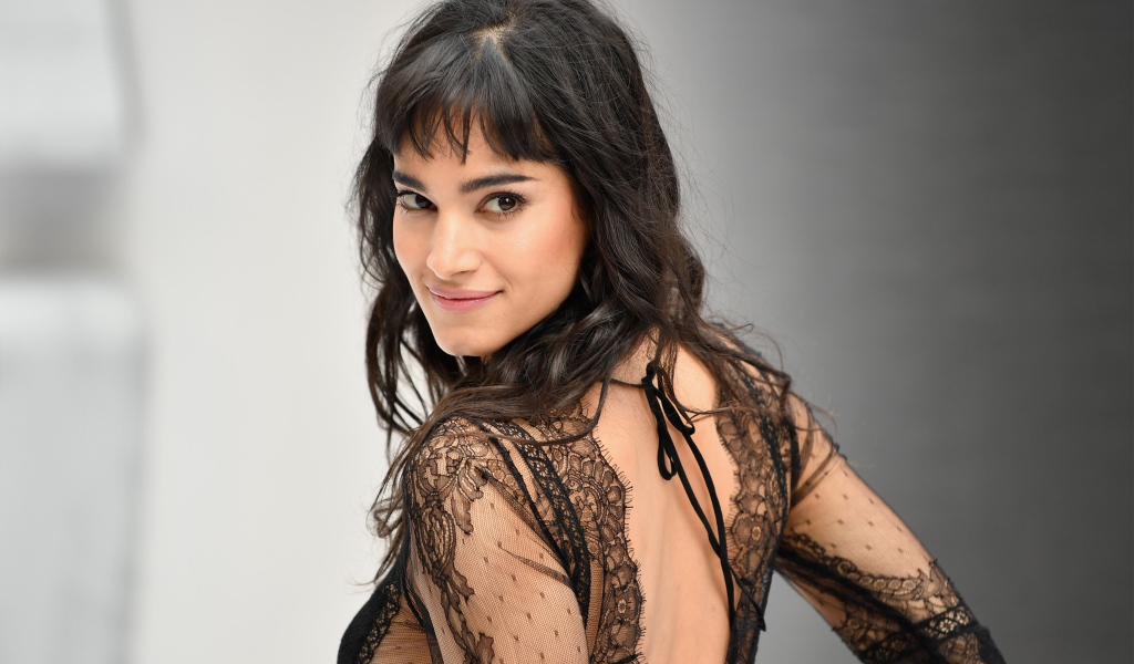 Актриса и танцовщица  София Бутелла 