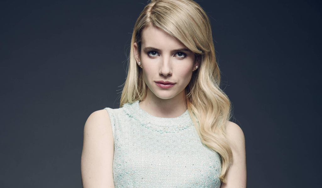 Актриса блондинка Эмма Робертс 