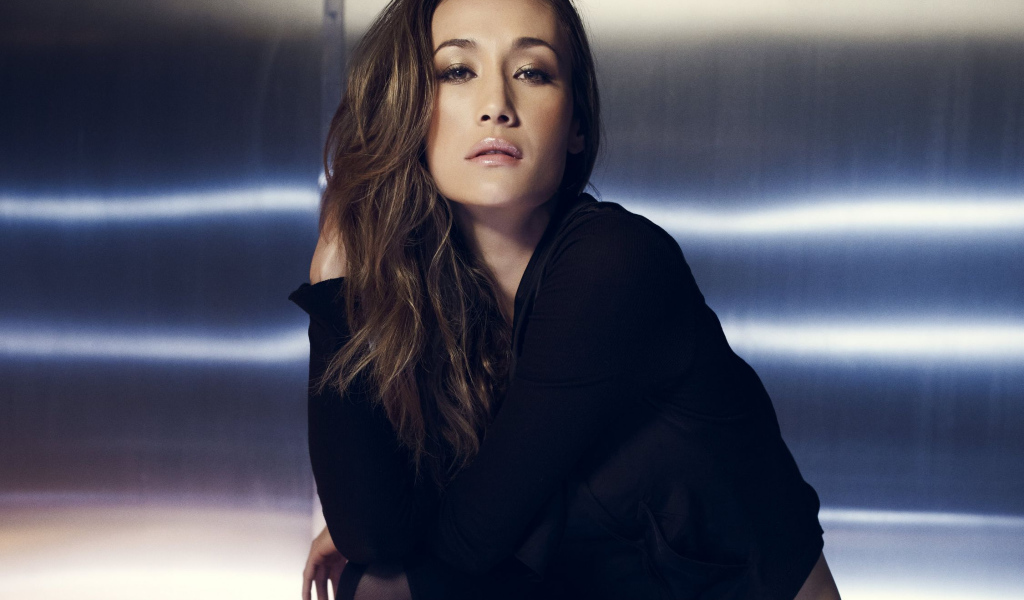 Красивая девушка актриса Мэгги Кью 