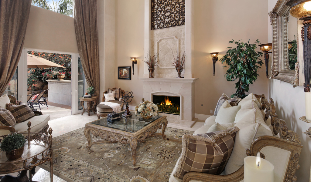 Красивая гостиная с камином в стиле прованс
