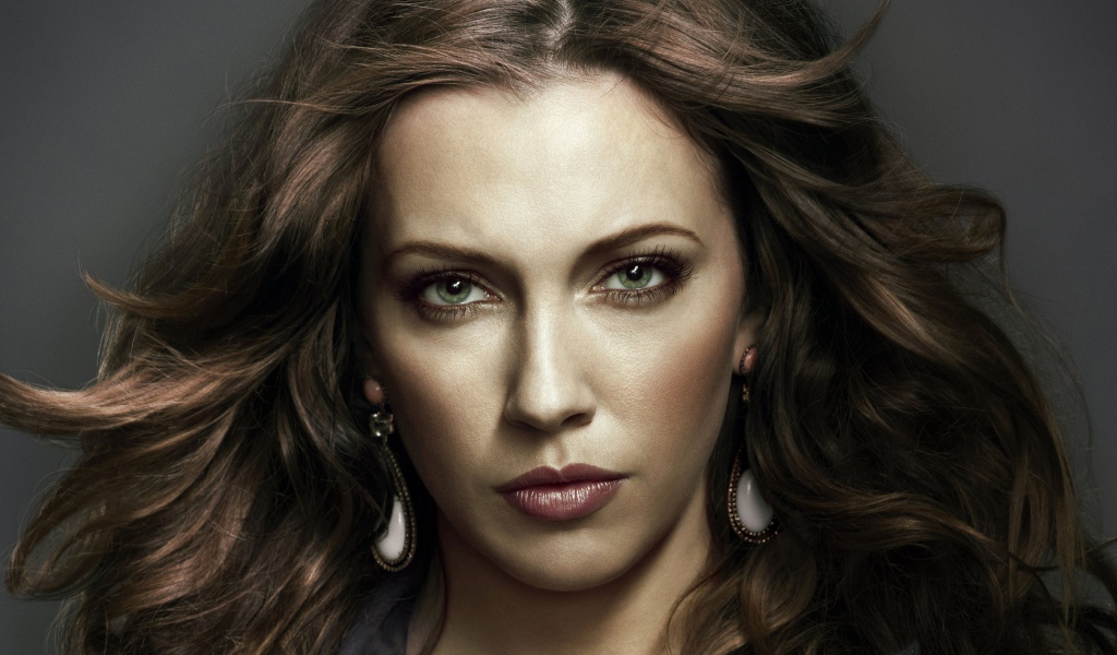 Эффектная актриса Кэти Кэссиди с красивыми украшениями