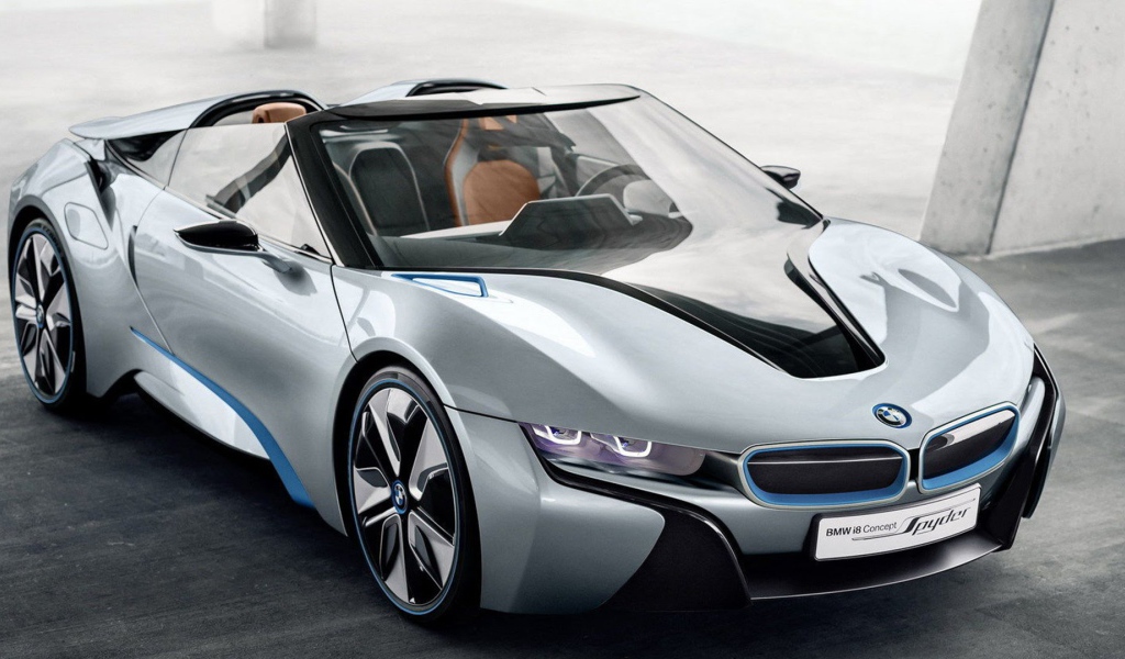 Электромобиль BMW i8 модель 2017 года 