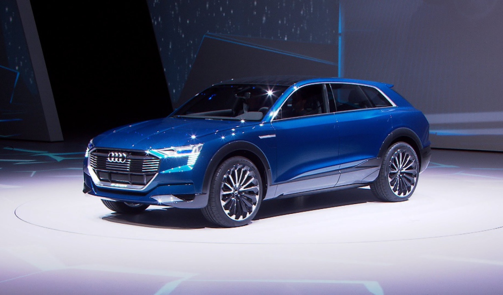 Электрокроссовер Audi Q6 E-tron модель 2018 года 