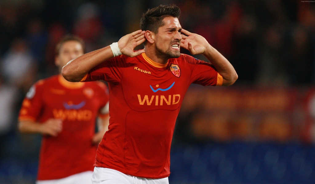 Футболист Марко Боррьелло на поле