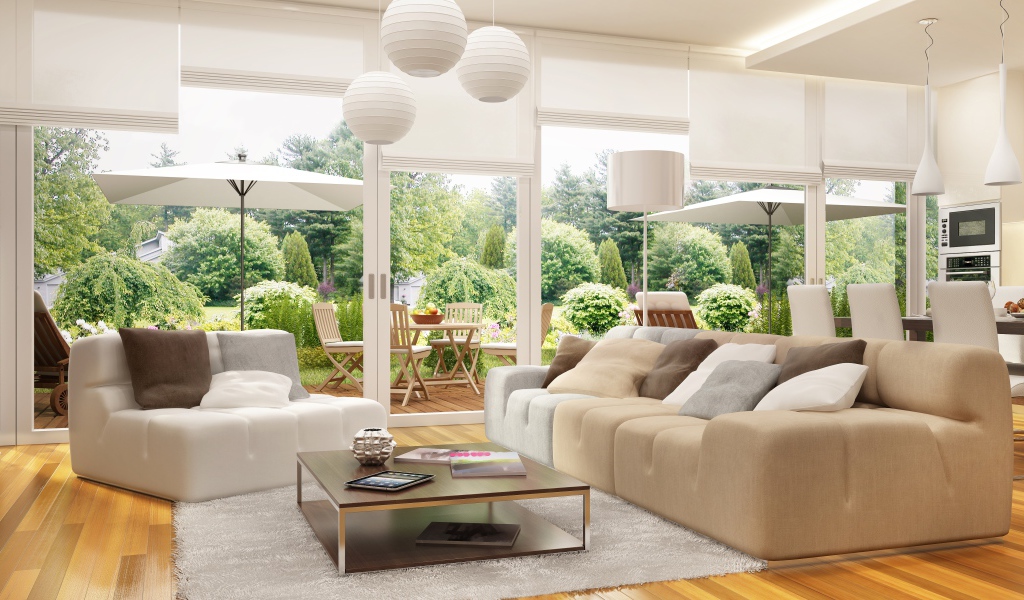 Просторная столовая комната с большими окнами