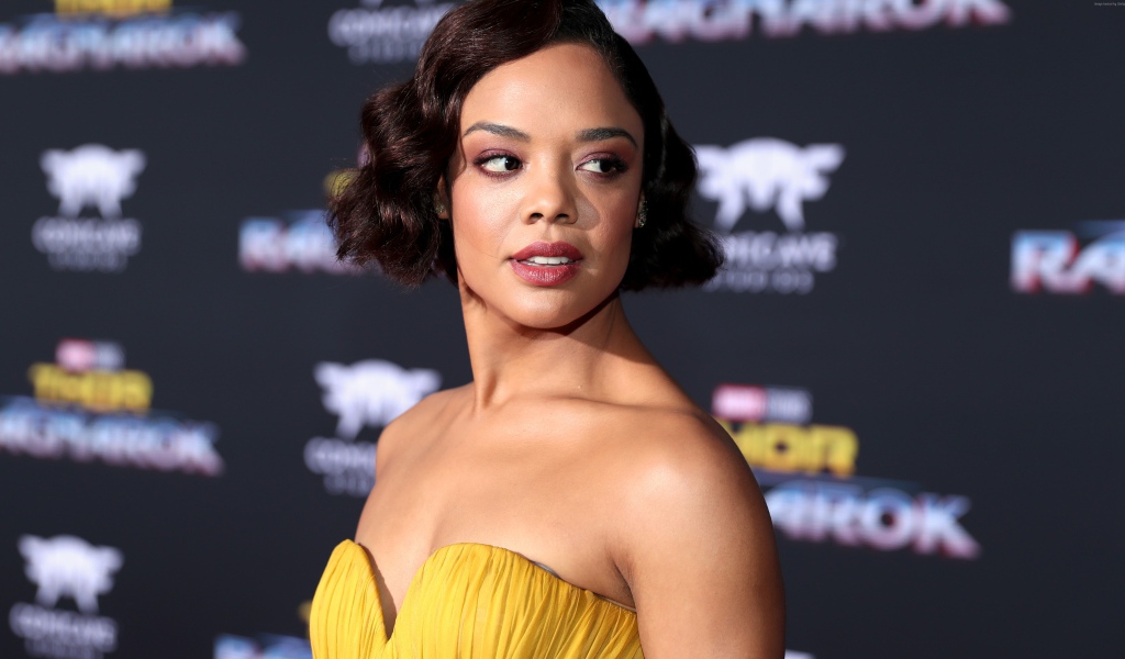 Стильная американская актриса Тесса Томпсон