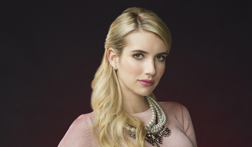 Стильная молодая актриса Эмма Робертс 