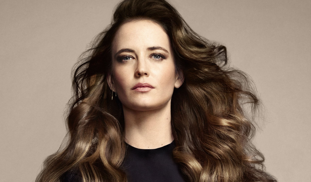 Знаменитая голубоглазая актриса Ева Грин 