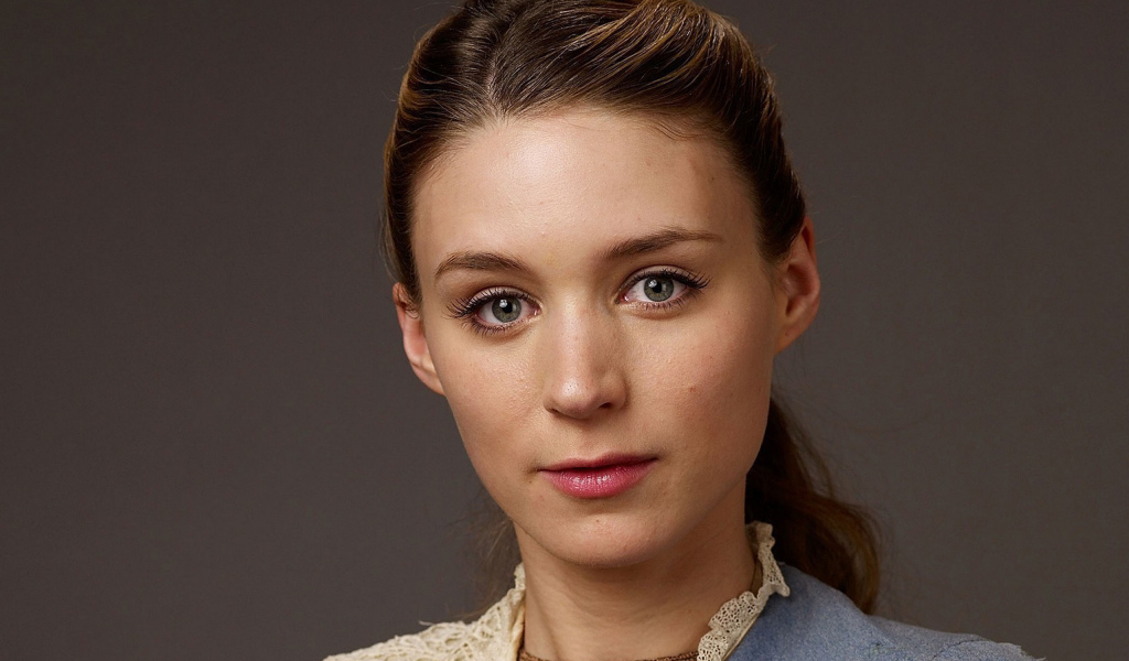 Молодая актриса брюнетка Руни Мара 