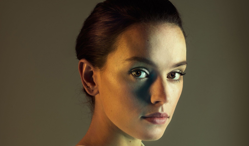 Молодая актриса Дэйзи Ридли