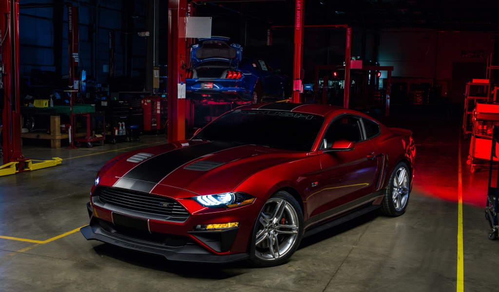 Красный автомобиль Roush RS2 Side View, 2018 года