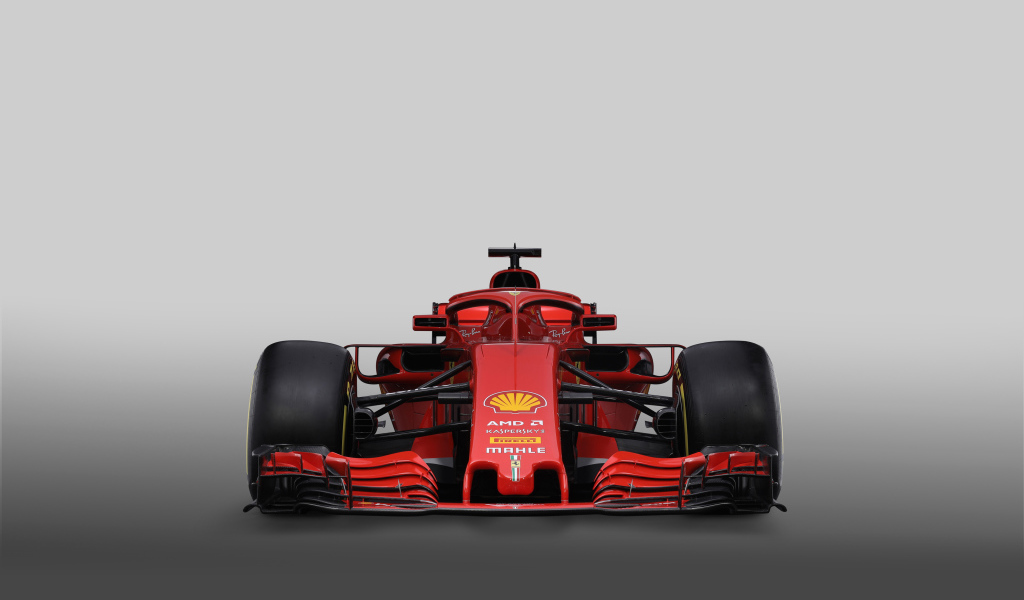 Гоночный автомобиль Ferrari SF71H,  2018 года вид спереди