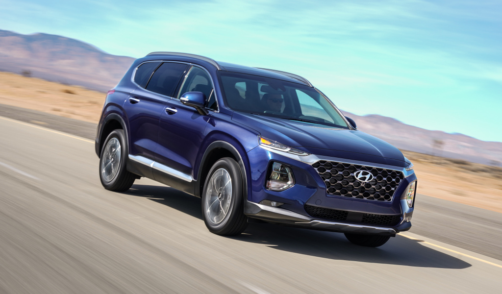 Внедорожник Hyundai Santa Fe, 2019 на трассе